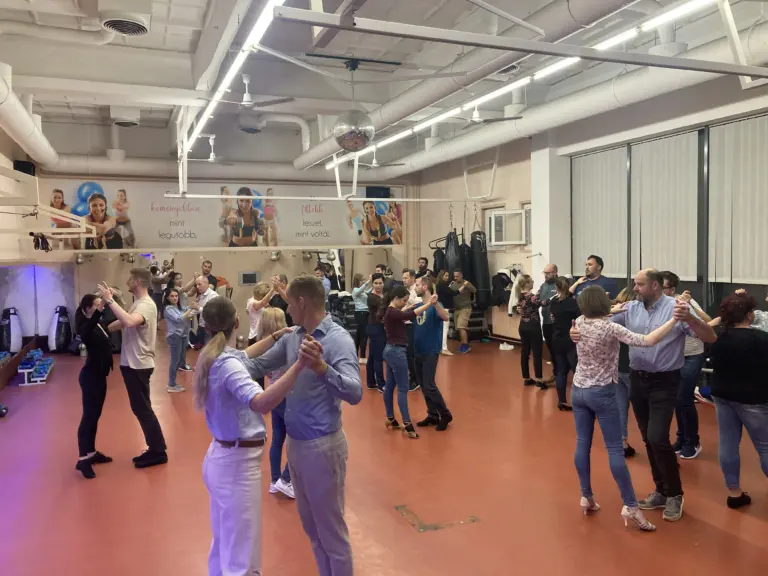 Felnőtt társastánc kezdőknek Győr Grossmüller